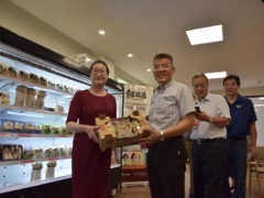 上海市農(nóng)業(yè)科學(xué)院領(lǐng)導(dǎo)班子前往上海豐科調(diào)研指導(dǎo)工作 ()